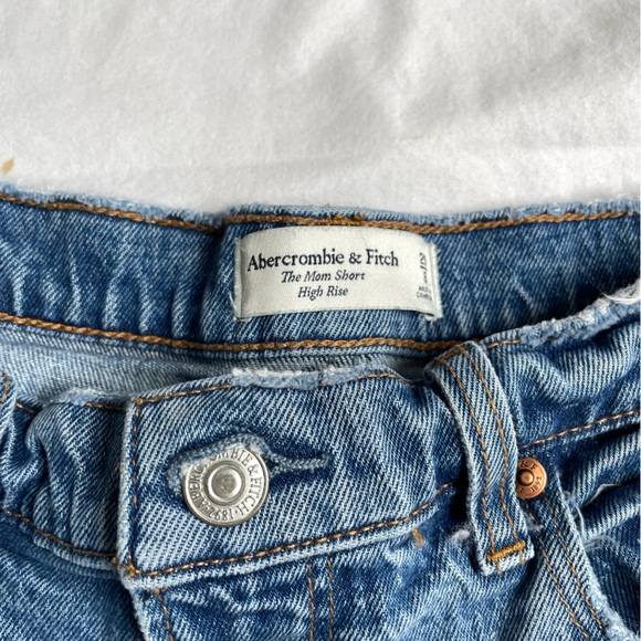 Abercrombie Mom Short High Rise - Picture 2 of 4